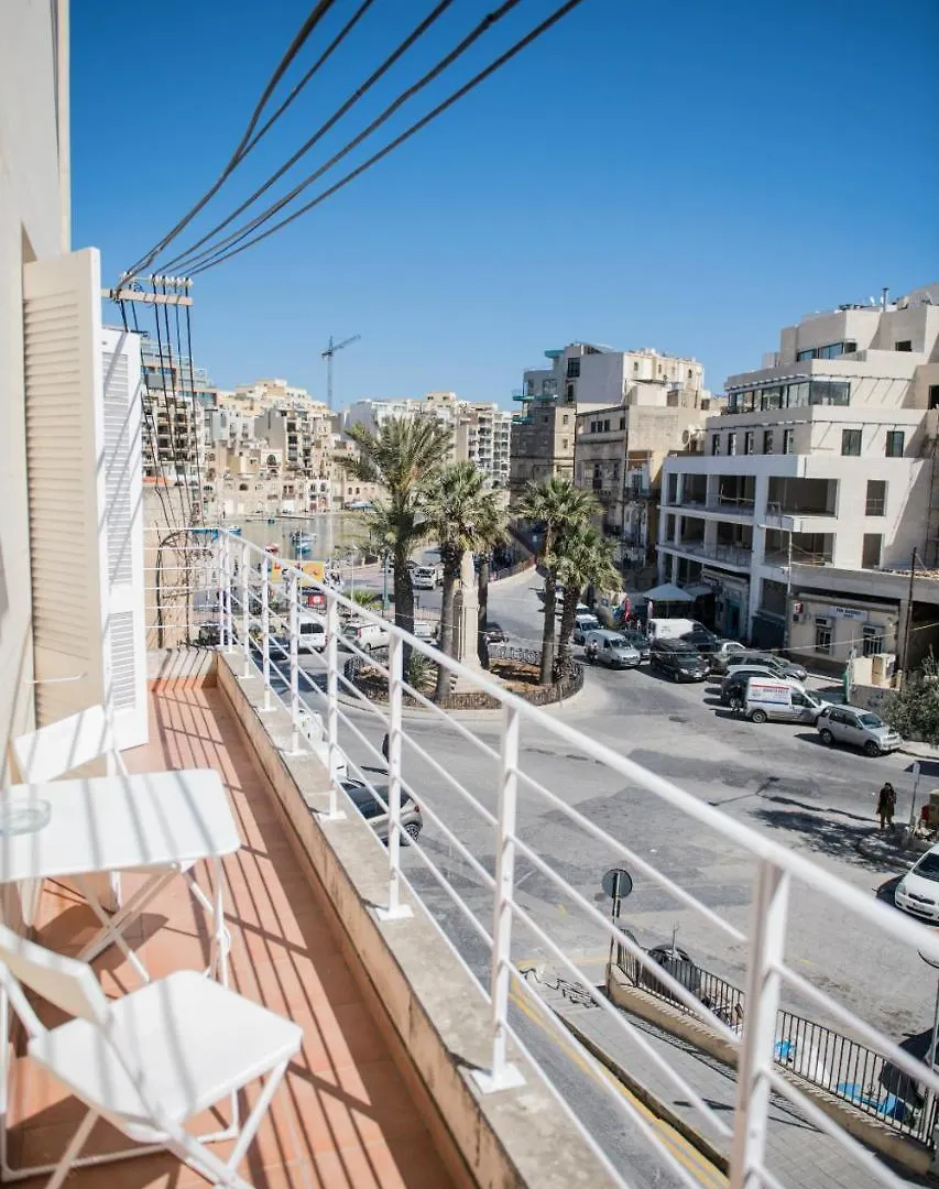 Apartment Bright, Spacious And Right In The Center Saint Julian's