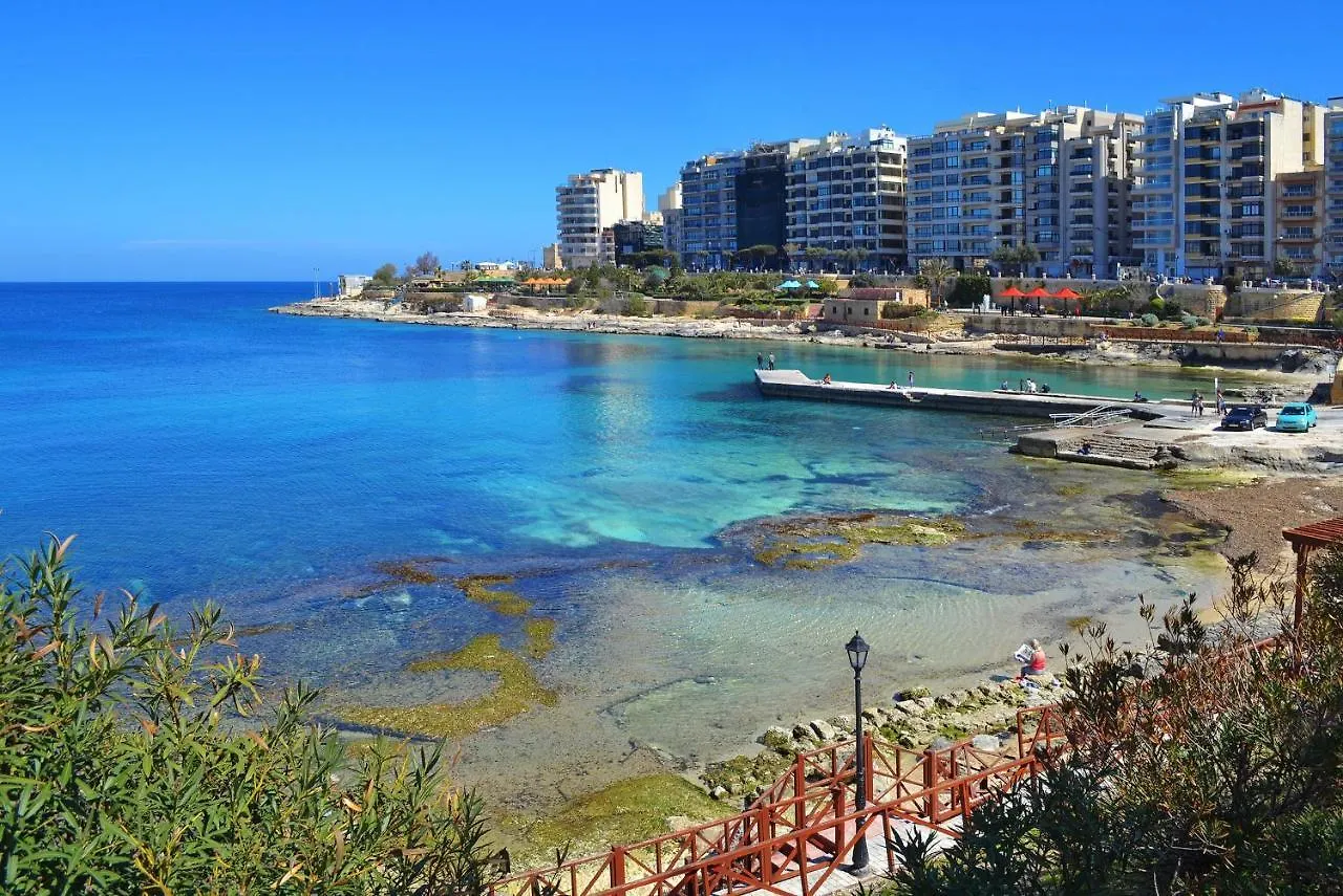 Bright, Spacious And Right In The Center Saint Julian's 0*,  Malta