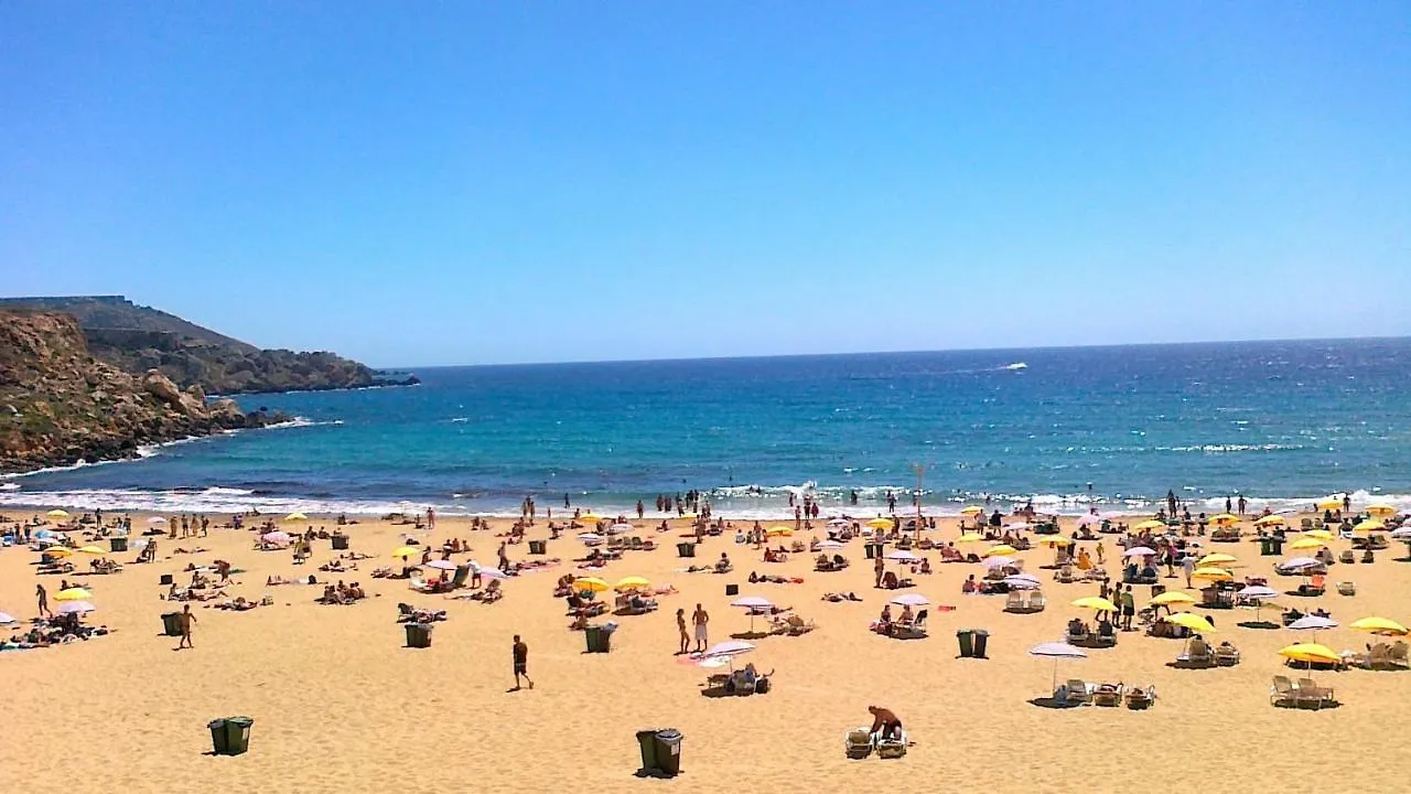 Apartment Bright, Spacious And Right In The Center Saint Julian's