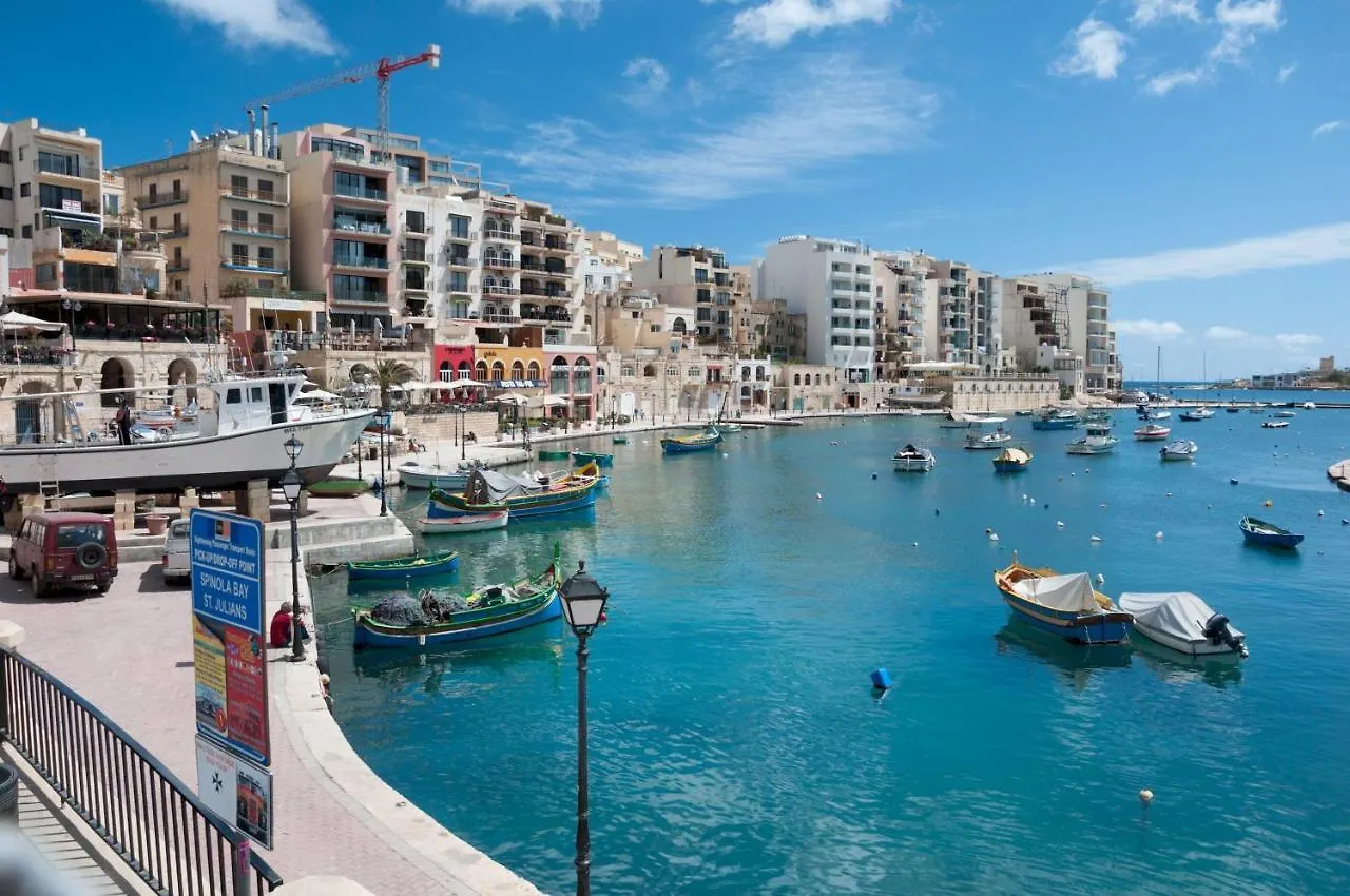Bright, Spacious And Right In The Center Saint Julian's 0*,  Malta