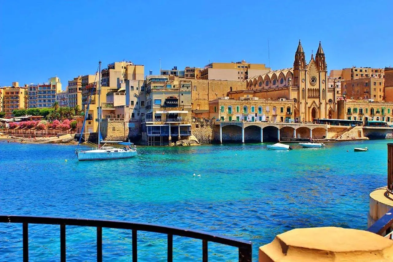 Apartment Bright, Spacious And Right In The Center Saint Julian's