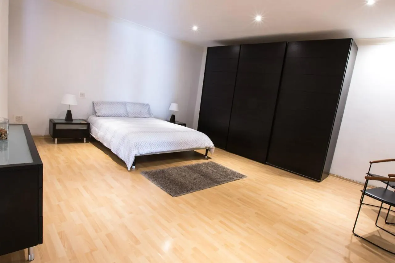 Bright, Spacious And Right In The Center Saint Julian's Apartment