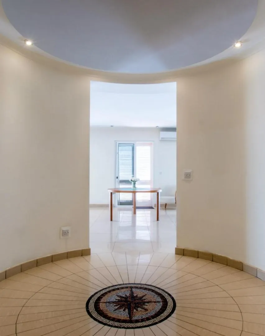 Apartment Bright, Spacious And Right In The Center Saint Julian's